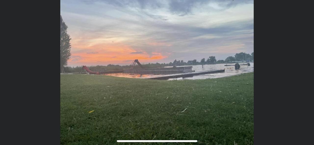Camping Kleine Belterwijde, Wiede Lodge Met Uitzicht Over Het Water Exterior foto