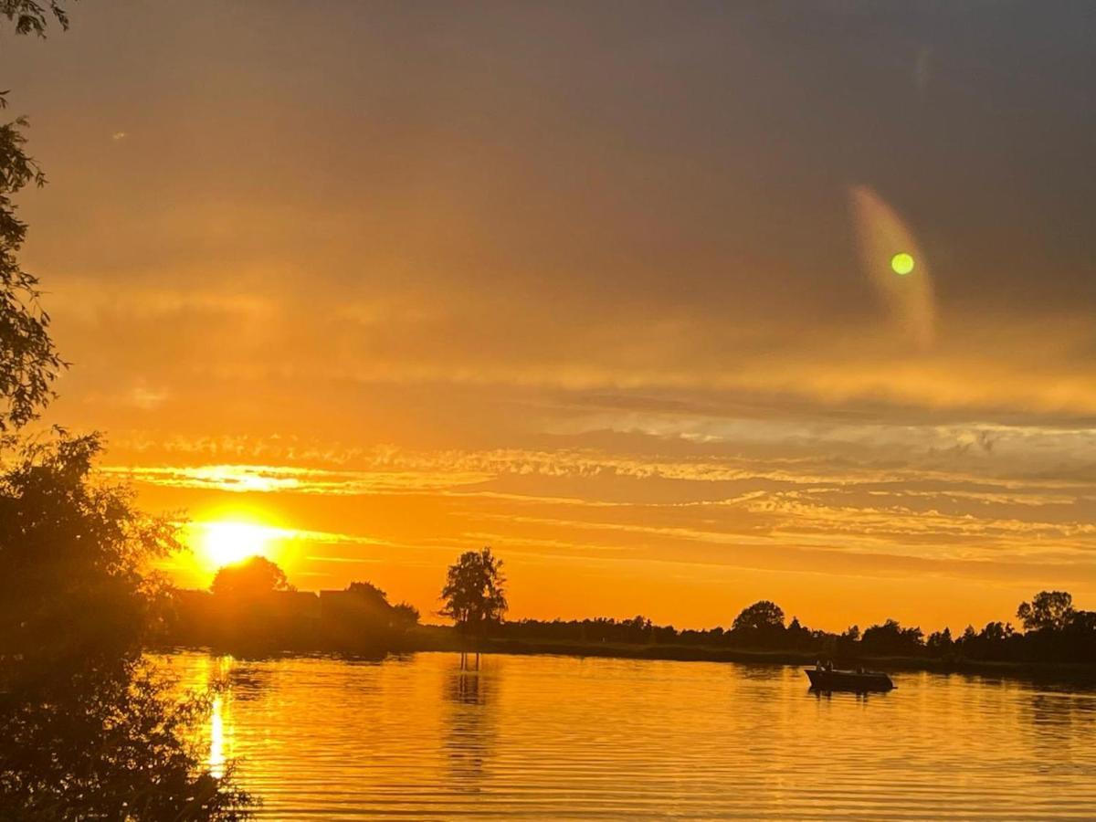 Camping Kleine Belterwijde, Wiede Lodge Met Uitzicht Over Het Water Exterior foto