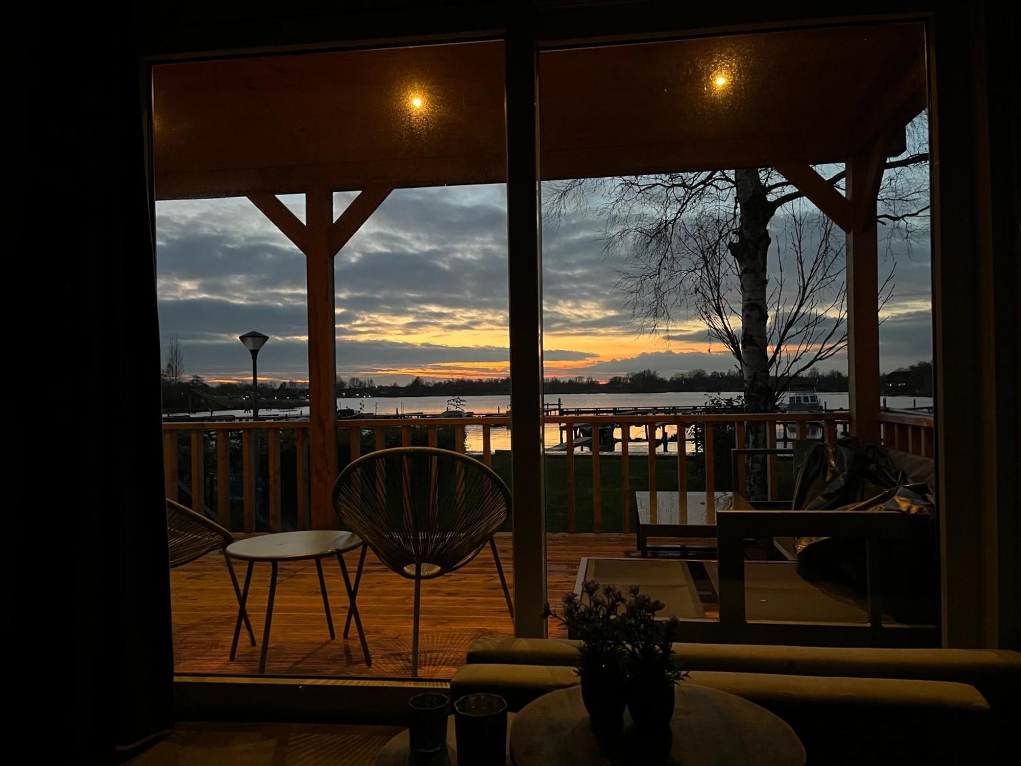 Camping Kleine Belterwijde, Wiede Lodge Met Uitzicht Over Het Water Exterior foto